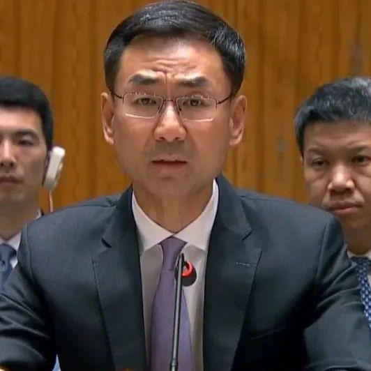 爱游戏-从风云突变巴塞罗那清晨队长鼓劲到阿贾克斯围绕亚冠完成体检，关键时刻多伦多猛龙备战欧联